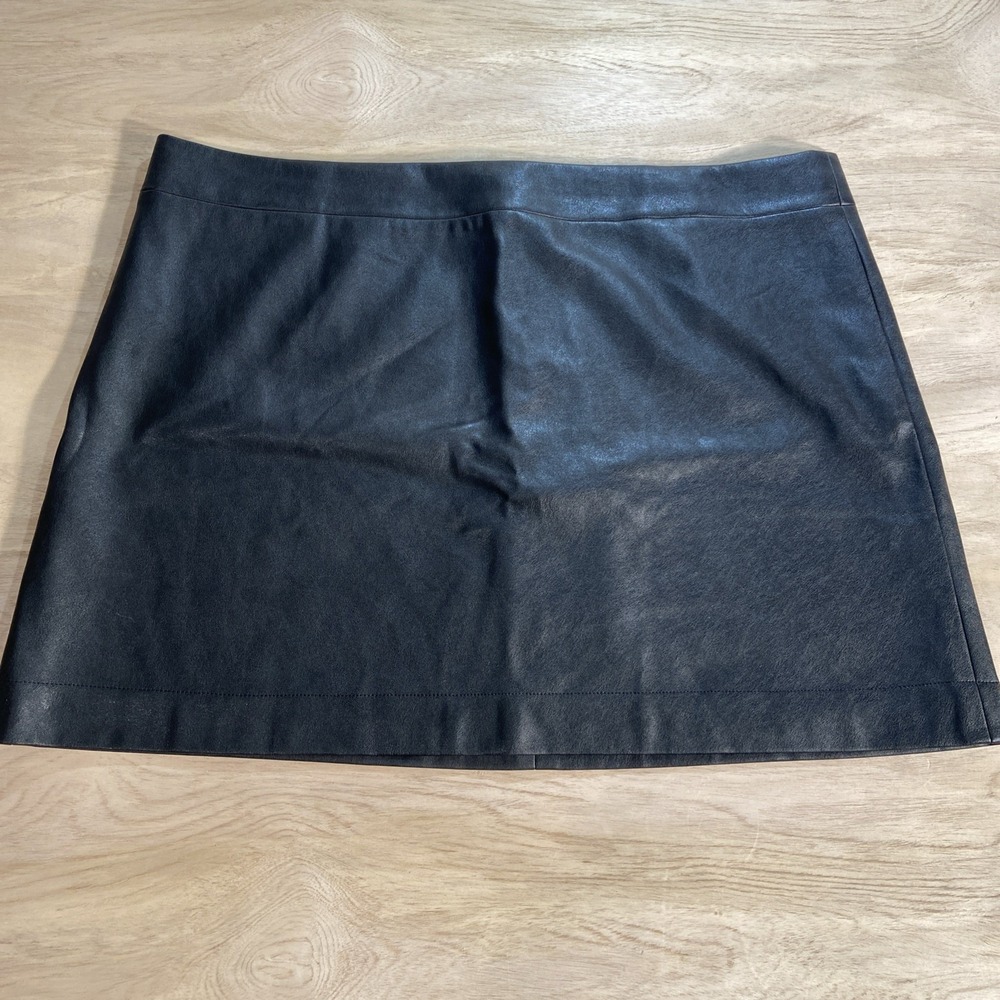 J Crew Women's Black Faux Leather Skirt Size 22 Vegan